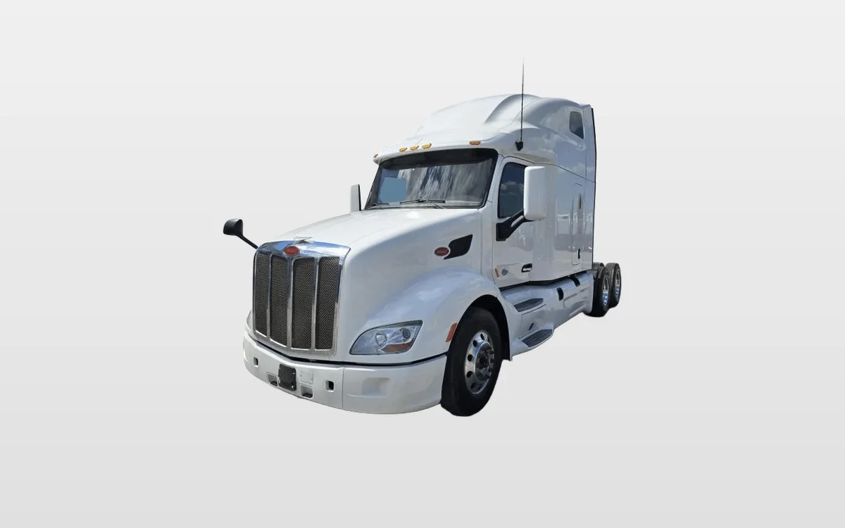 2022 Peterbilt 579 - image 1