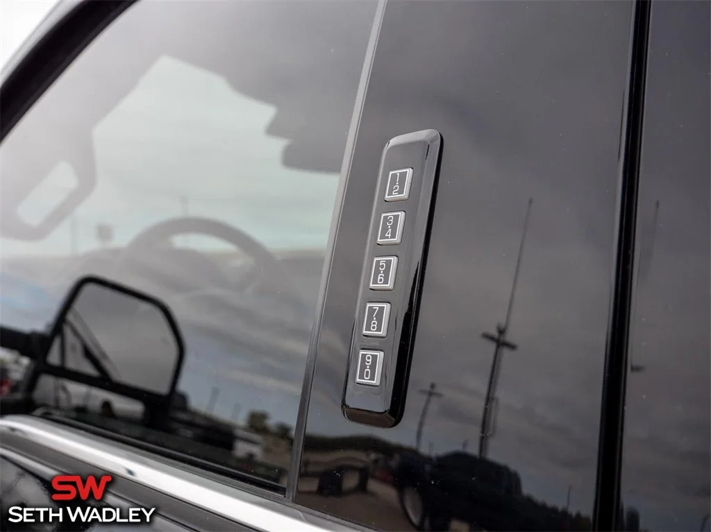 2022 Ford — photo 40