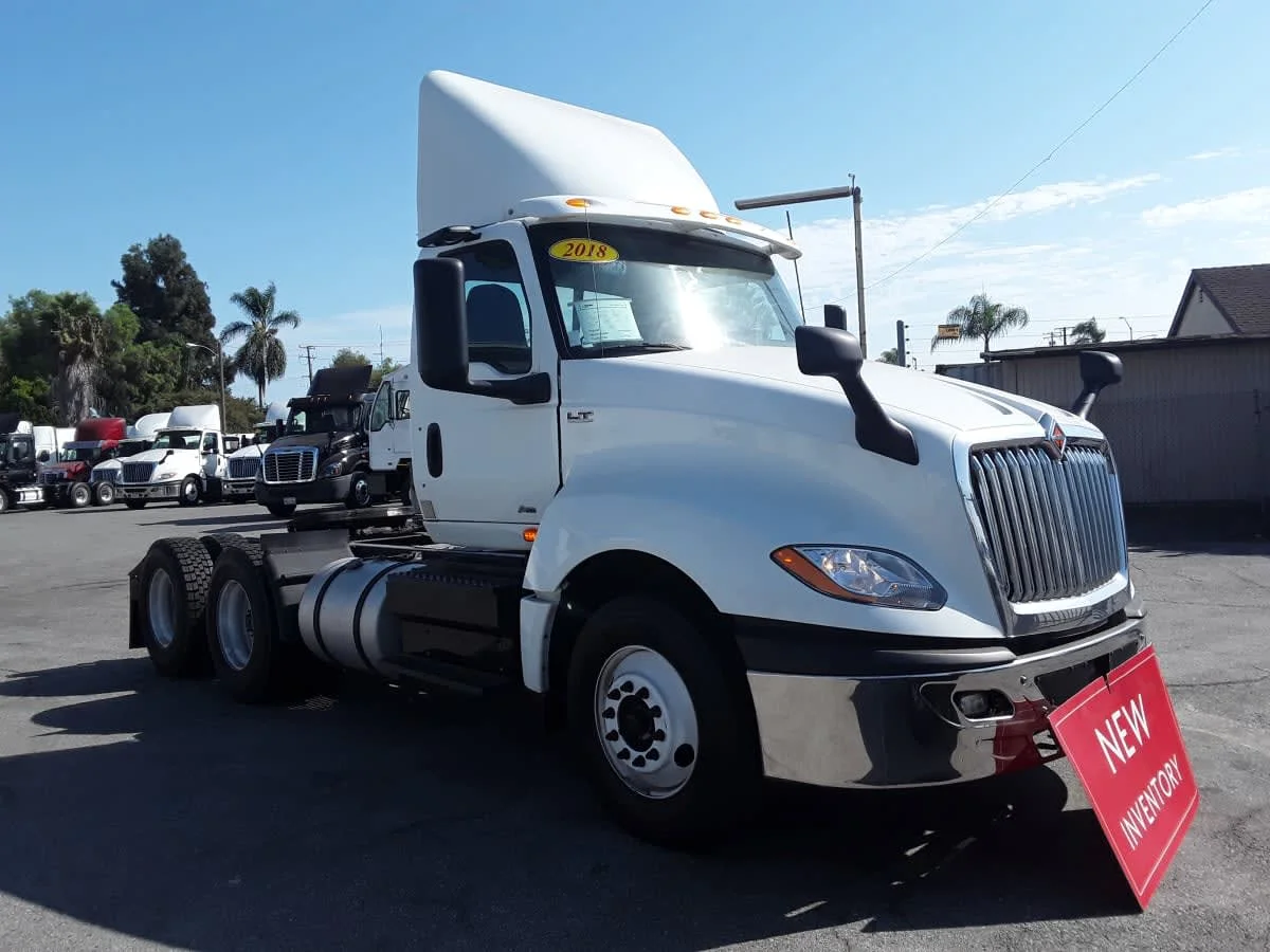 2018 International LT in Montebello, CA — photo 3