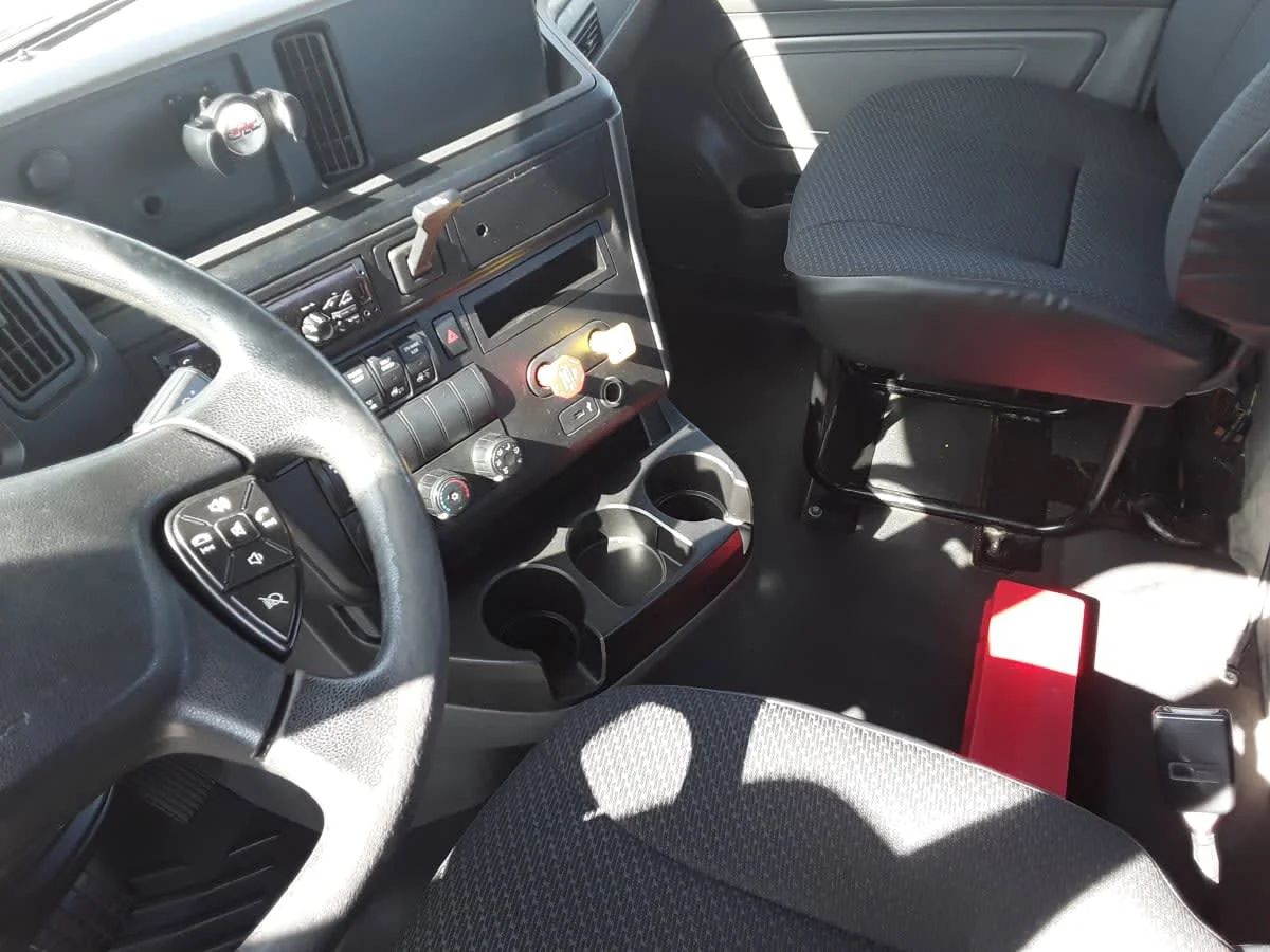 2018 International LT in Montebello, CA — photo 7