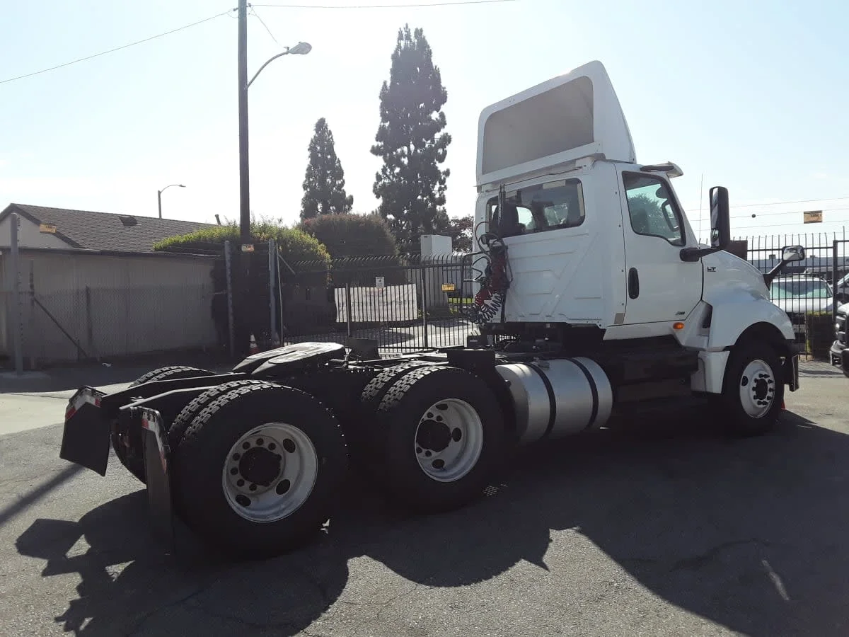 2018 International LT in Montebello, CA — photo 4