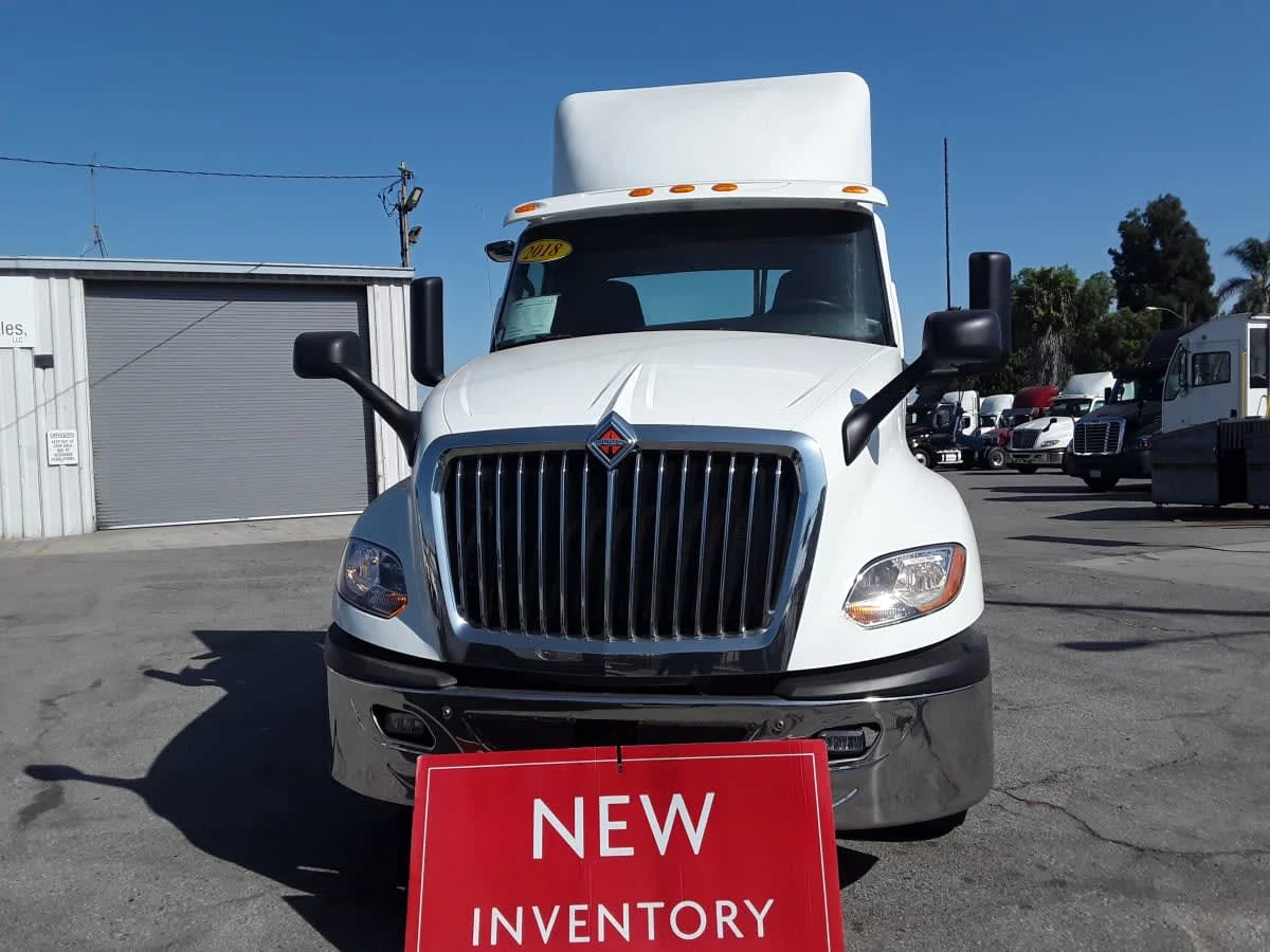 2018 International LT in Montebello, CA — photo 2