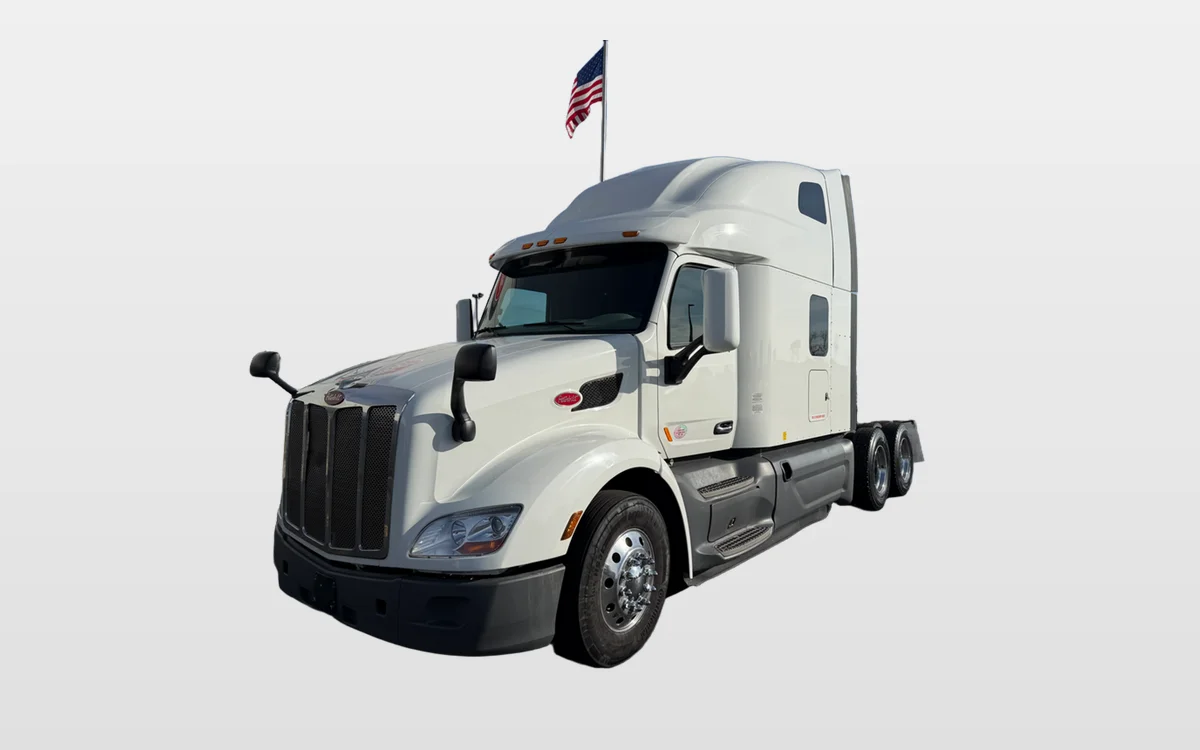 2021 PETERBILT 579 - image 1