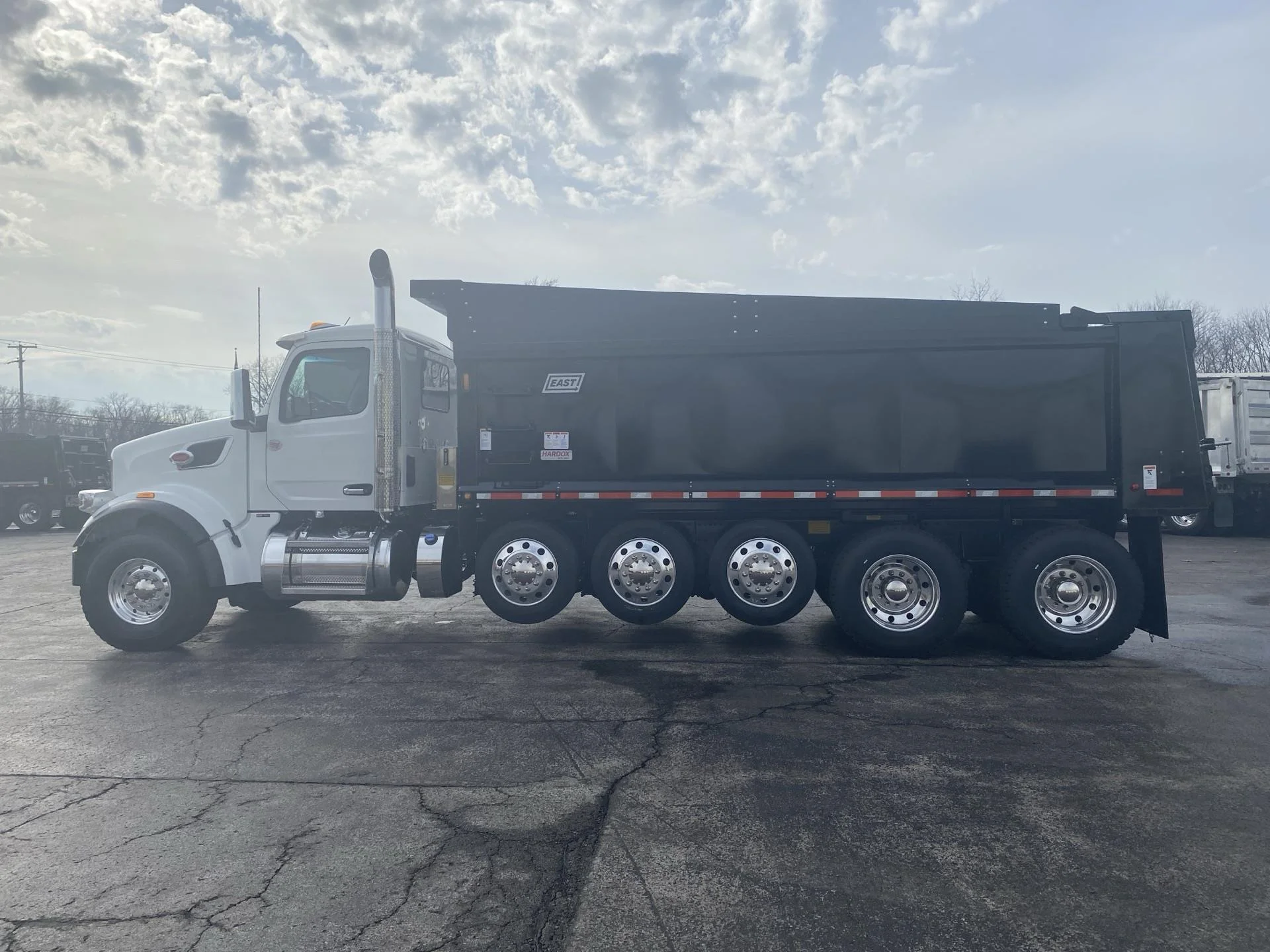 2027 Peterbilt 567 in Findlay, OH — photo 4