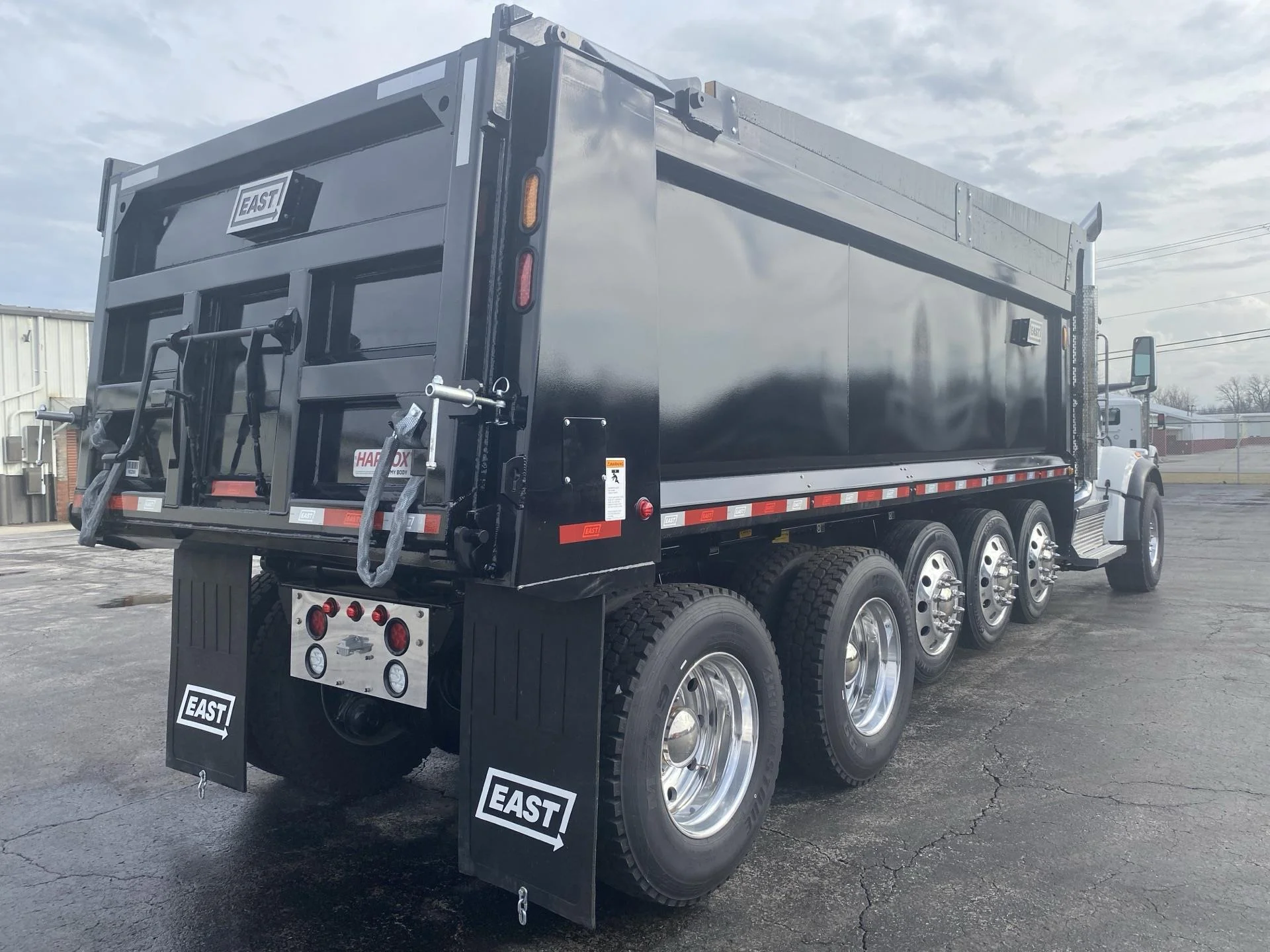 2027 Peterbilt 567 in Findlay, OH — photo 7