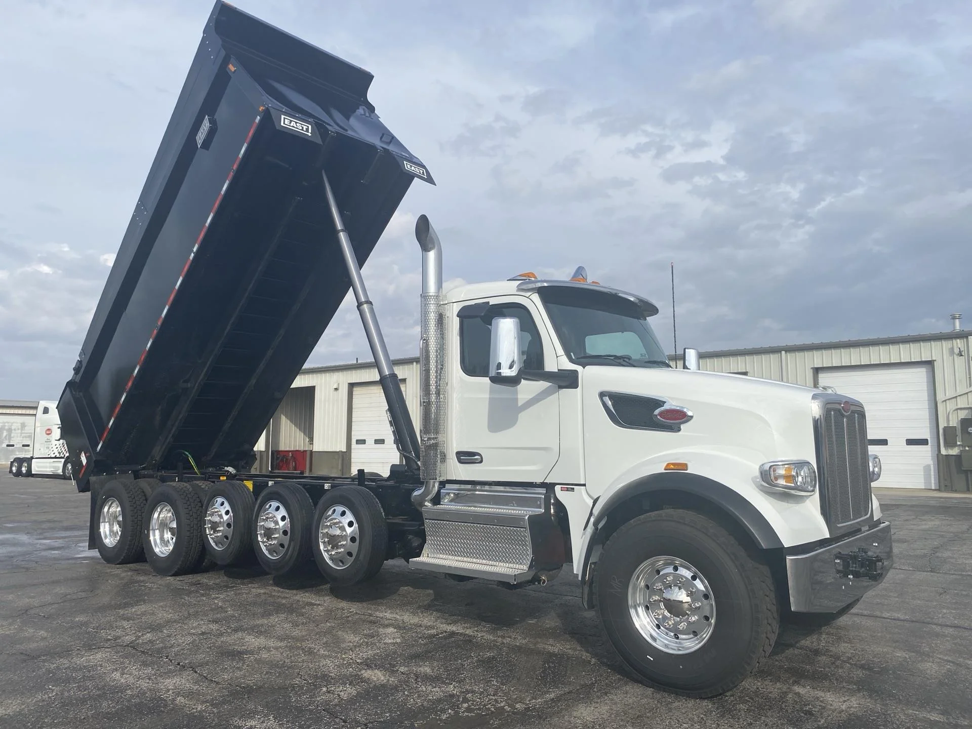 2027 Peterbilt 567 in Findlay, OH — photo 22