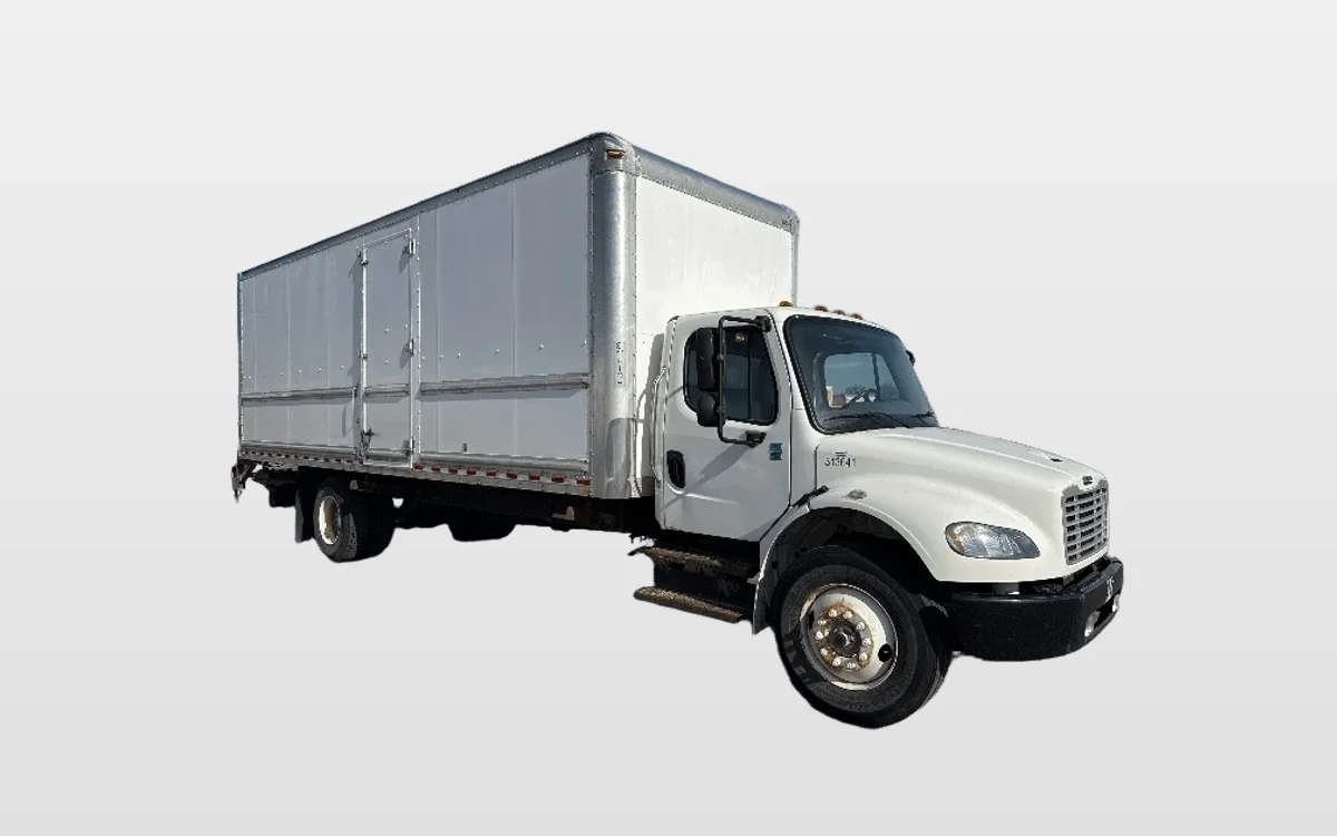 2018 Freightliner M2 106 - image 1