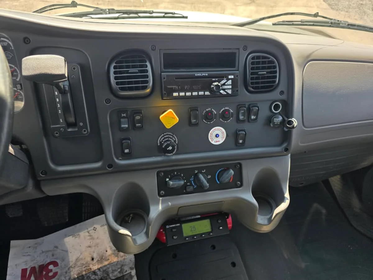 2015 Freightliner M2 106 - image 14