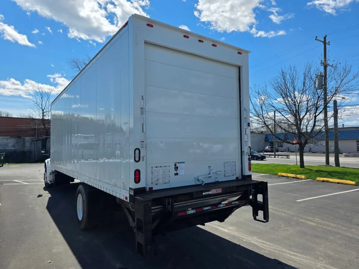 2015 Freightliner M2 106 - image 6