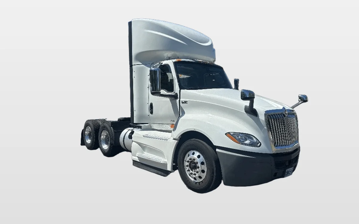 2019 International LT - image 1