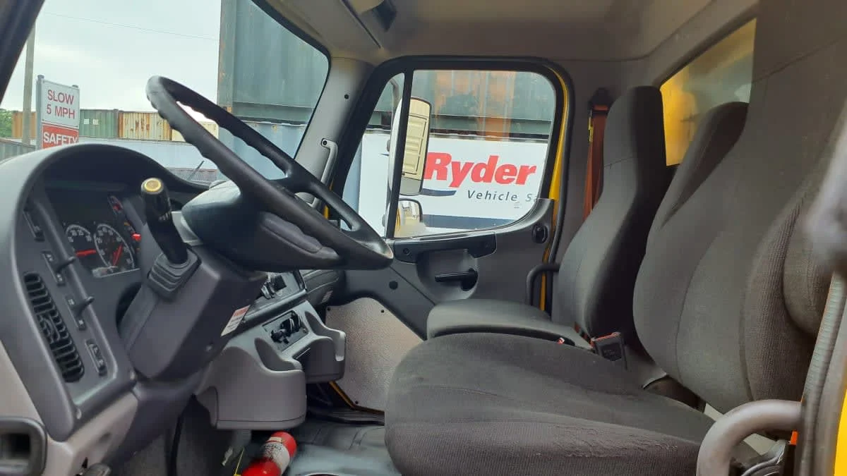 2021 Freightliner M2 106 in Springfield, MA — photo 13