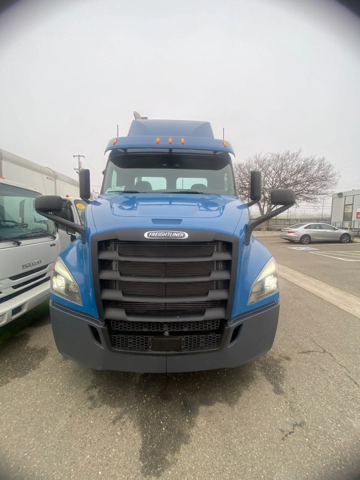 2019 Freightliner Cascadia in West Sacramento, CA — photo 2