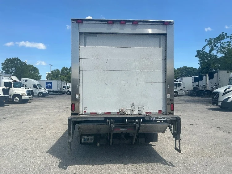 2020 Isuzu NRR in Miami, FL — photo 7