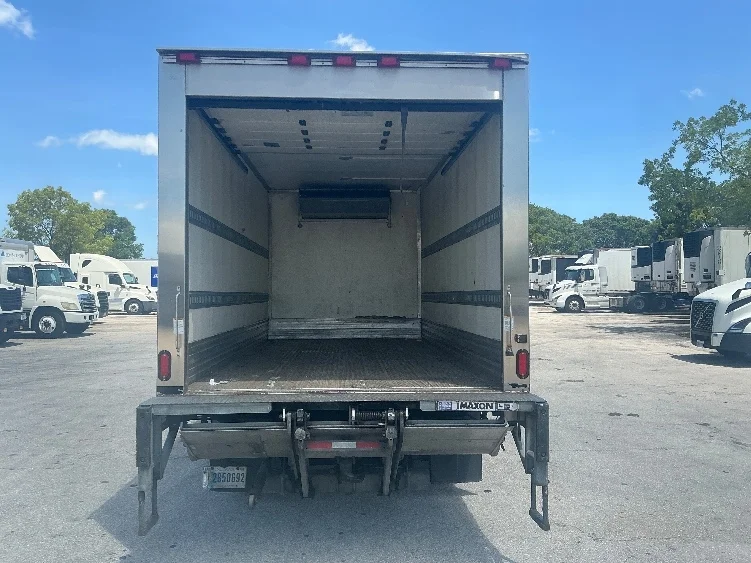 2020 Isuzu NRR in Miami, FL — photo 8