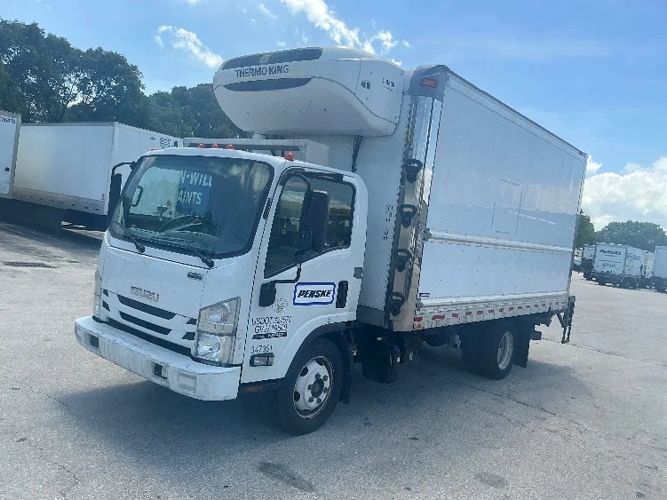 2020 Isuzu NRR in Miami, FL — photo 3