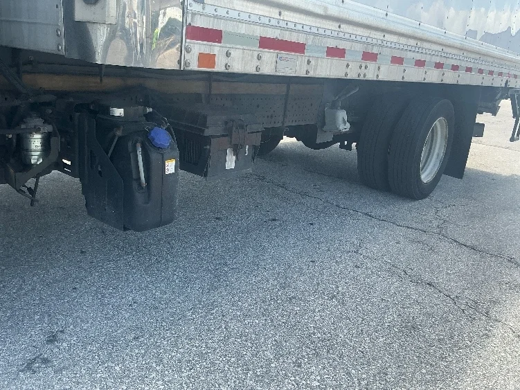 2020 Isuzu NRR in Miami, FL — photo 5