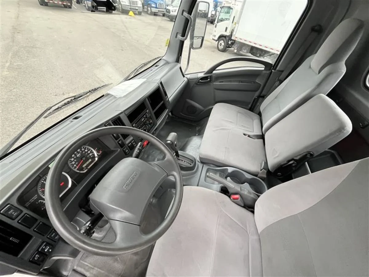 2019 Isuzu NPR - image 7