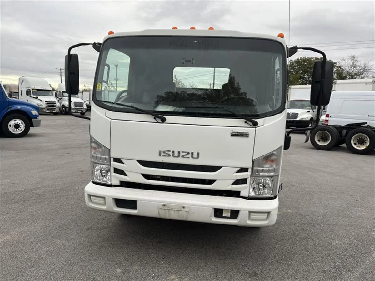 2019 Isuzu NPR - image 2