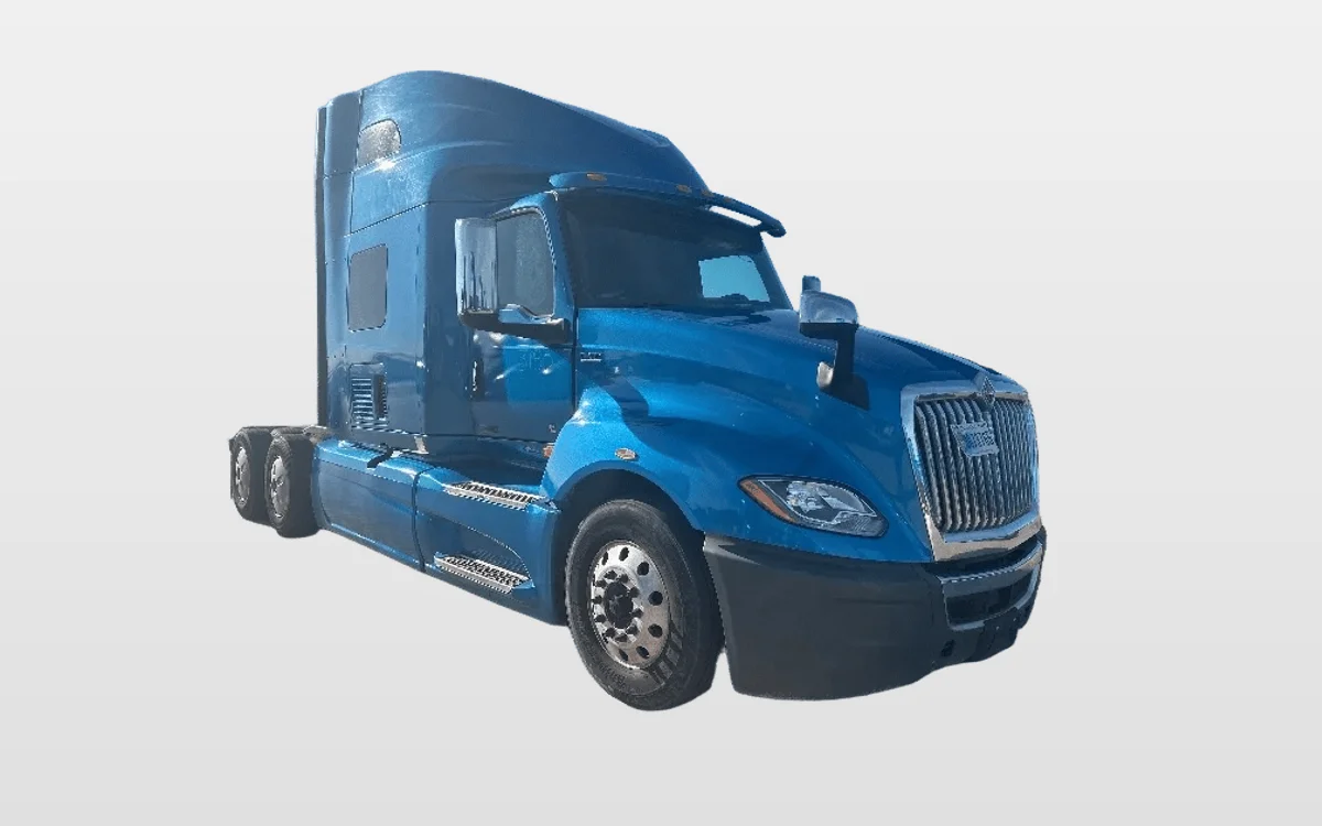 2021 International LT - image 1