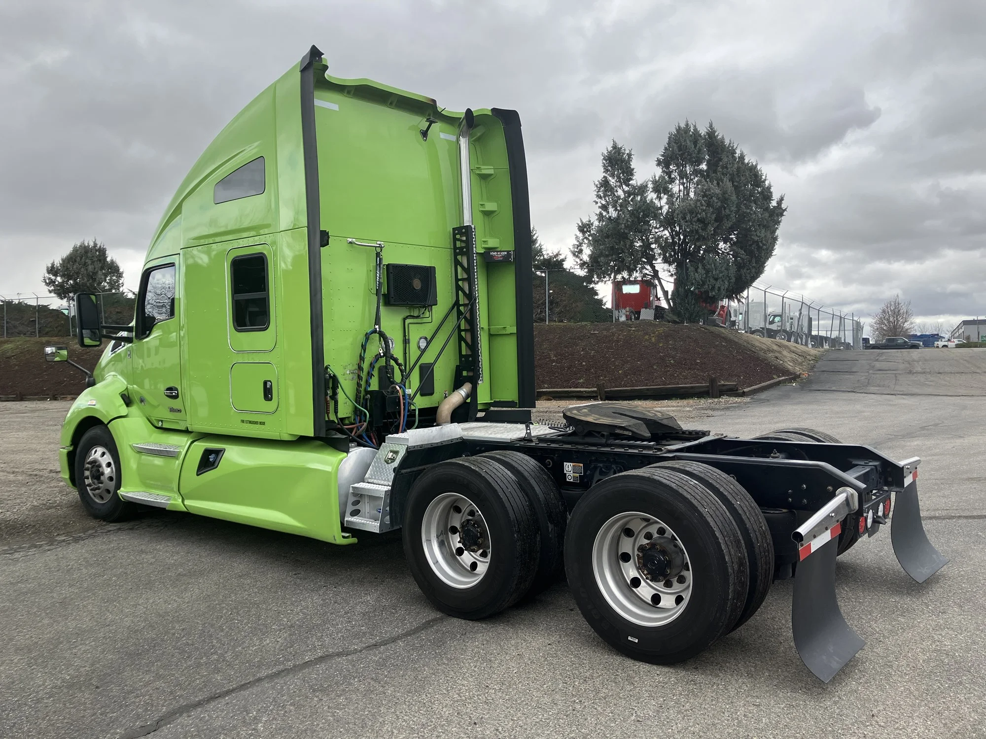 2022 Kenworth T680 - image 3