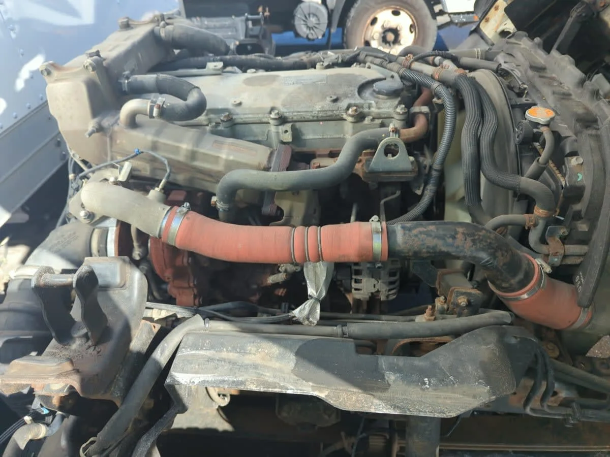 2018 Isuzu NPR - image 10