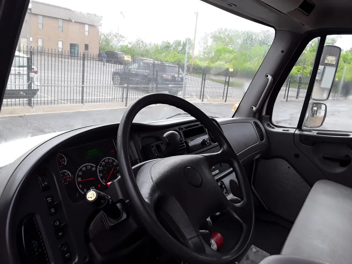 2020 Freightliner M2 106 in Kansas City, MO — photo 7
