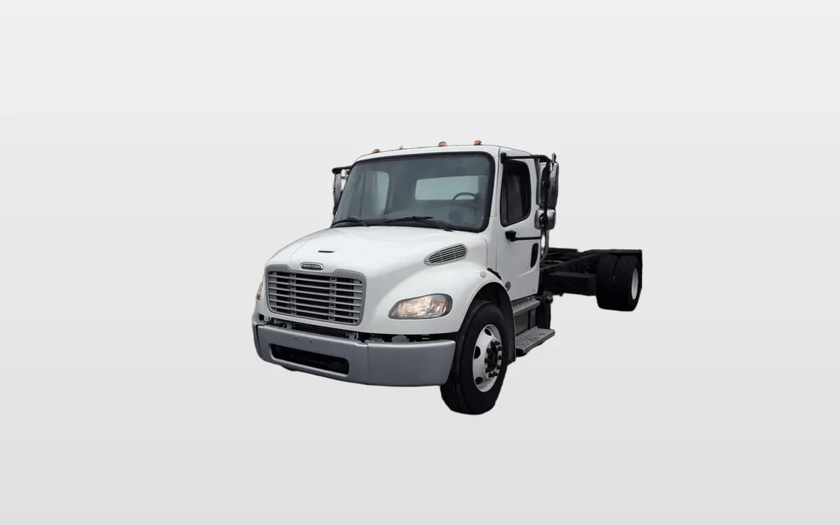2020 Freightliner M2 106 - image 1