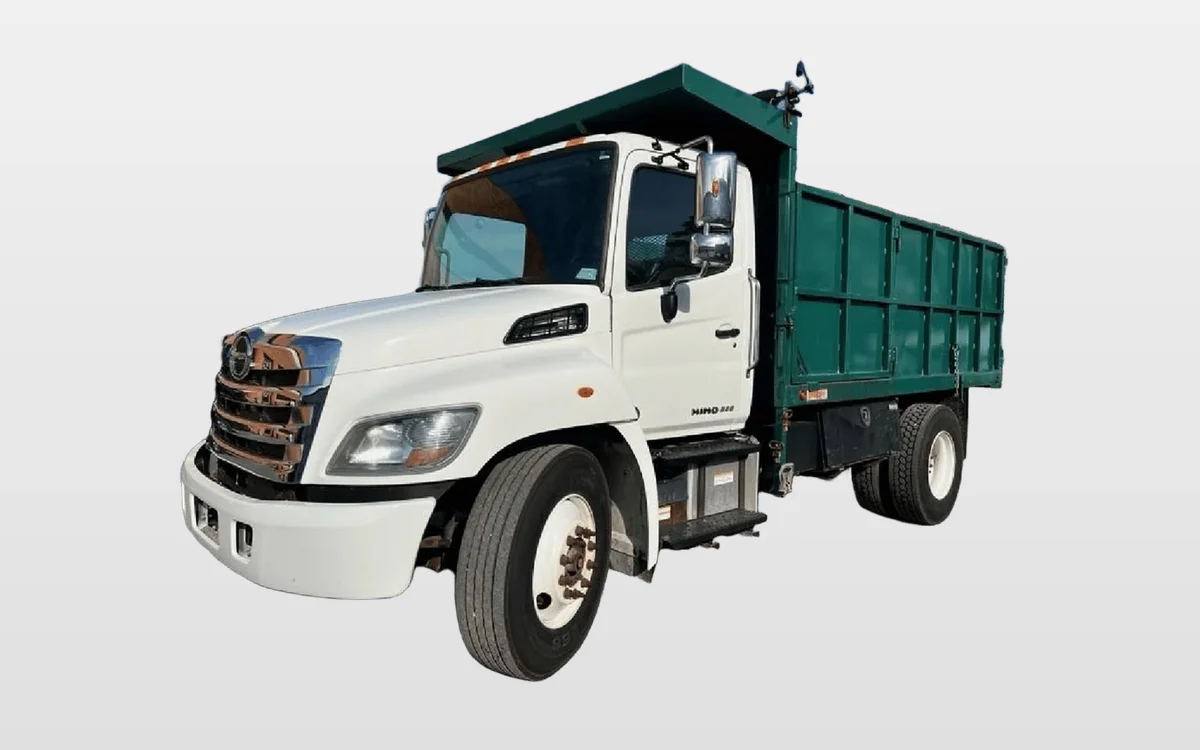 2020 Hino 268 - image 1