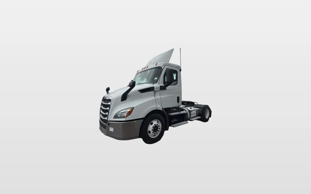 2020 Freightliner Cascadia - image 1