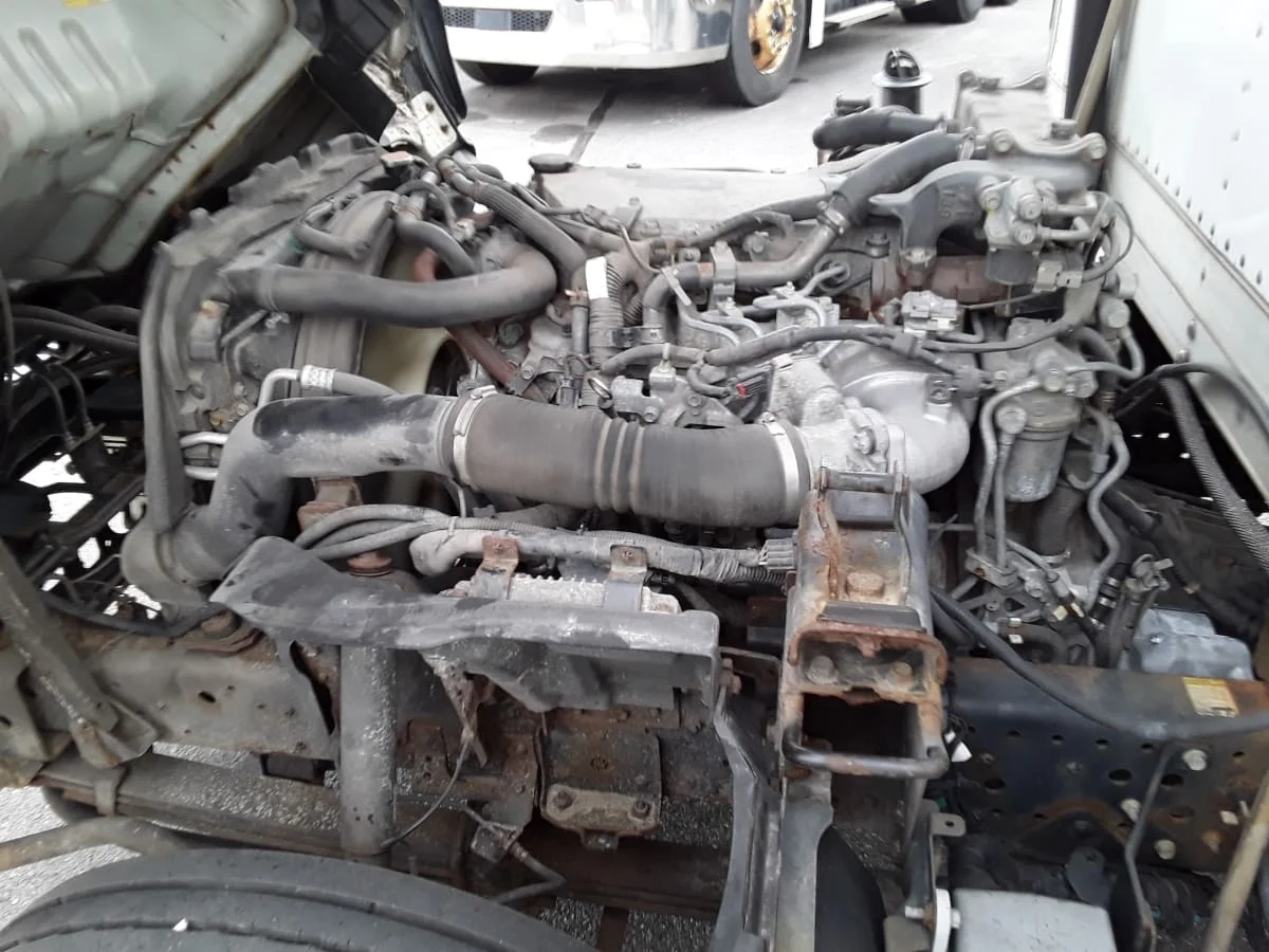 2018 Isuzu NPR - image 10