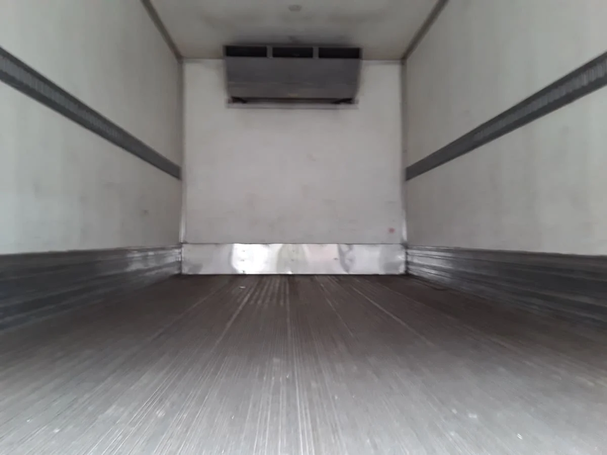 2018 Isuzu NPR - image 9