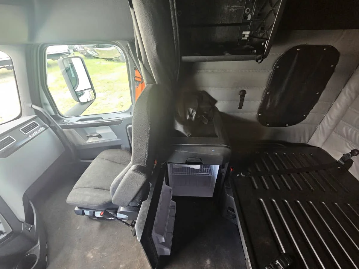 2022 Freightliner Cascadia in Orlando, FL — photo 13