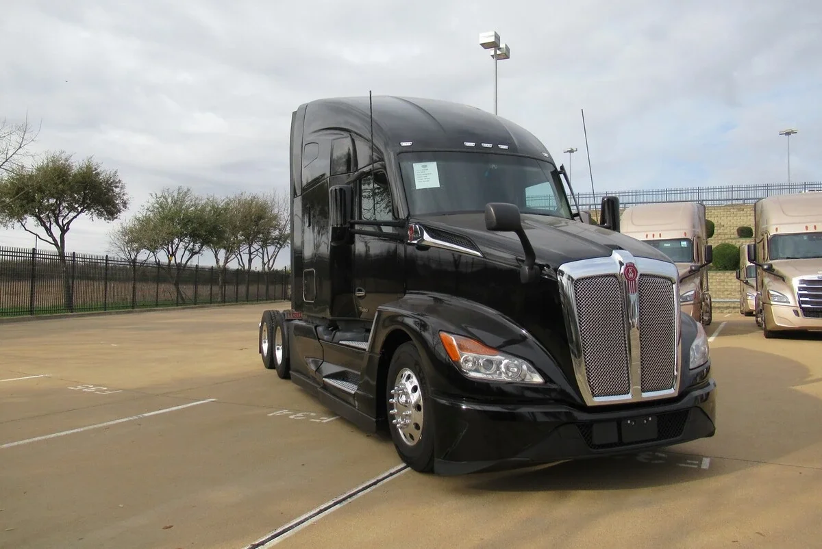 2023 Kenworth T680 - image 2