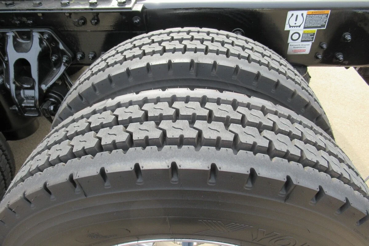 2023 Kenworth T680 - image 11