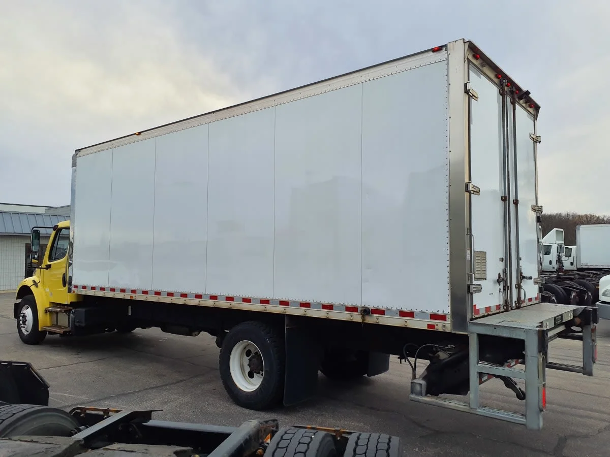 2016 Freightliner M2 106 - image 6