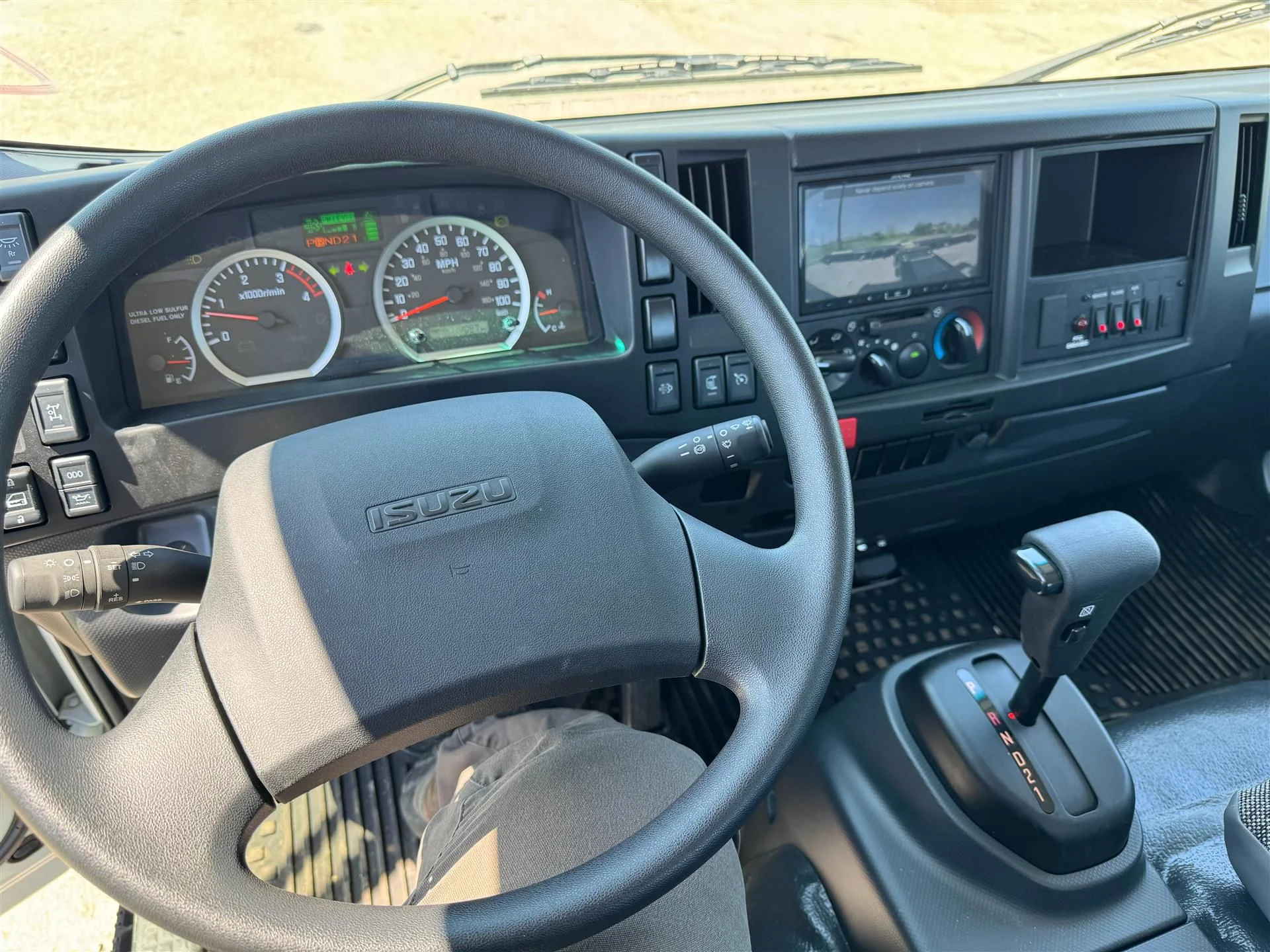 2024 Isuzu NRR in London, OH — photo 17