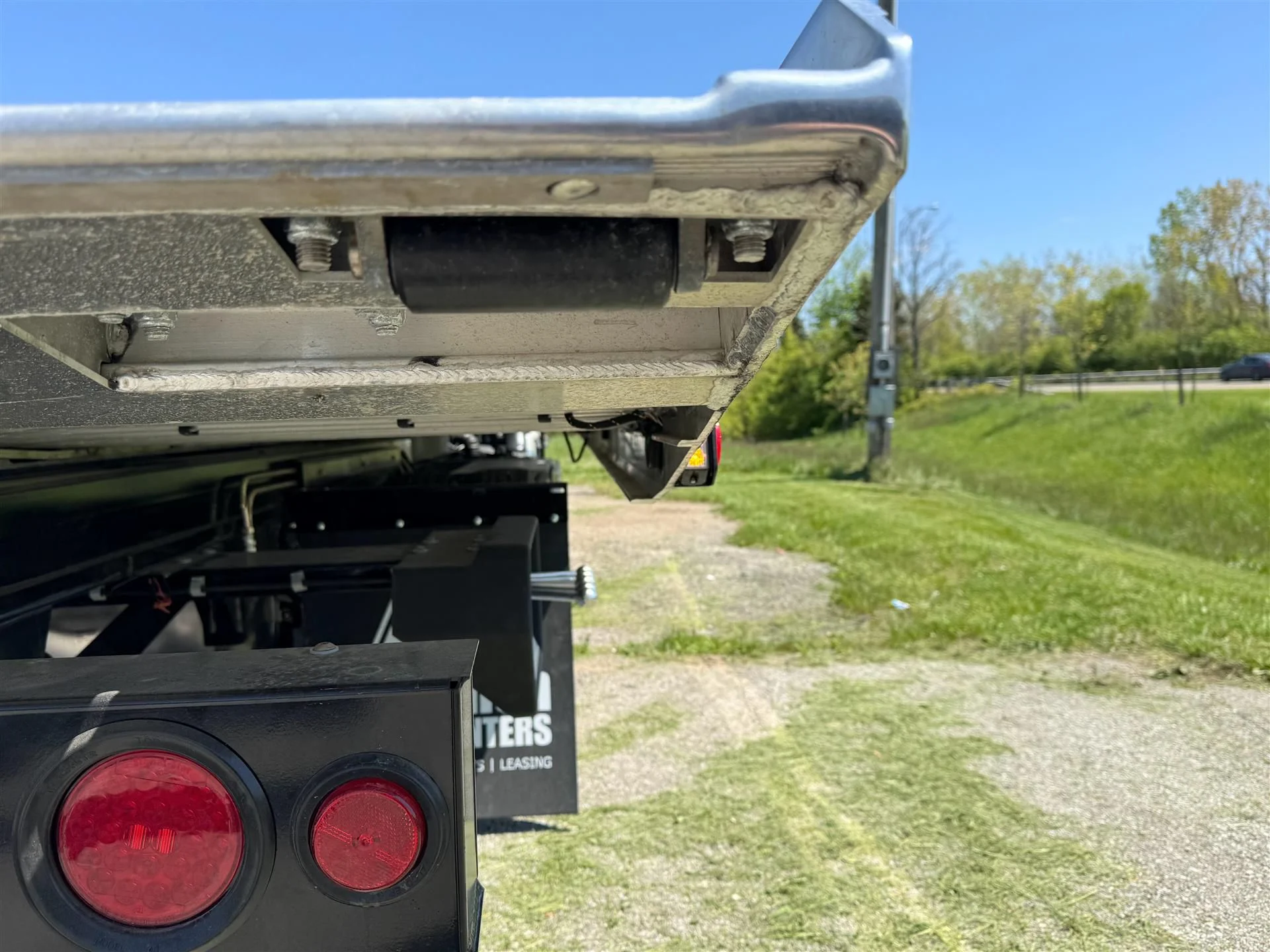 2024 Isuzu NRR in London, OH — photo 14