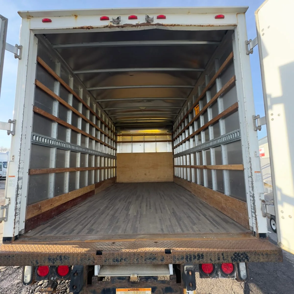 2019 Isuzu NPR - image 8