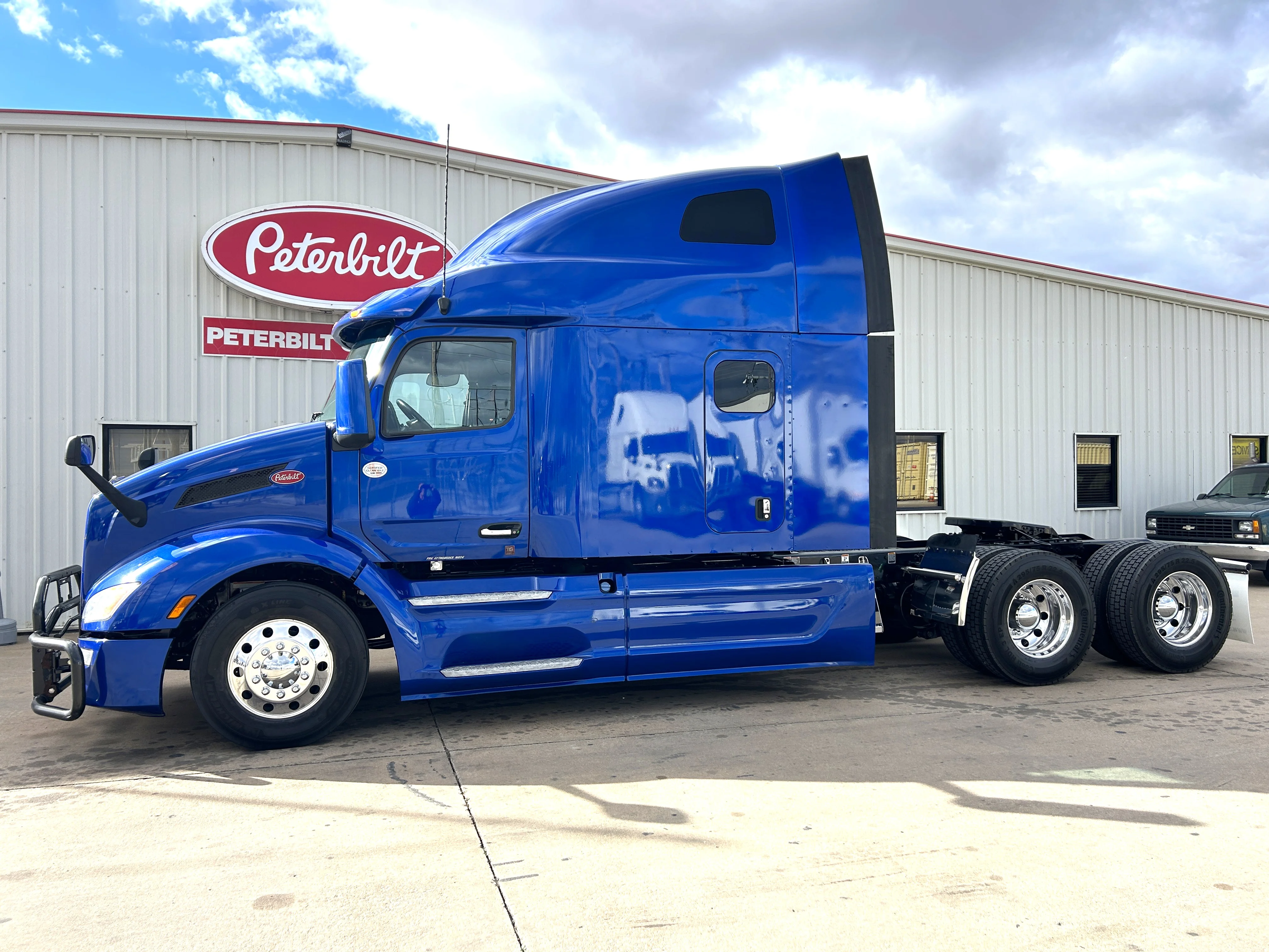 2023 Peterbilt 579 - image 4