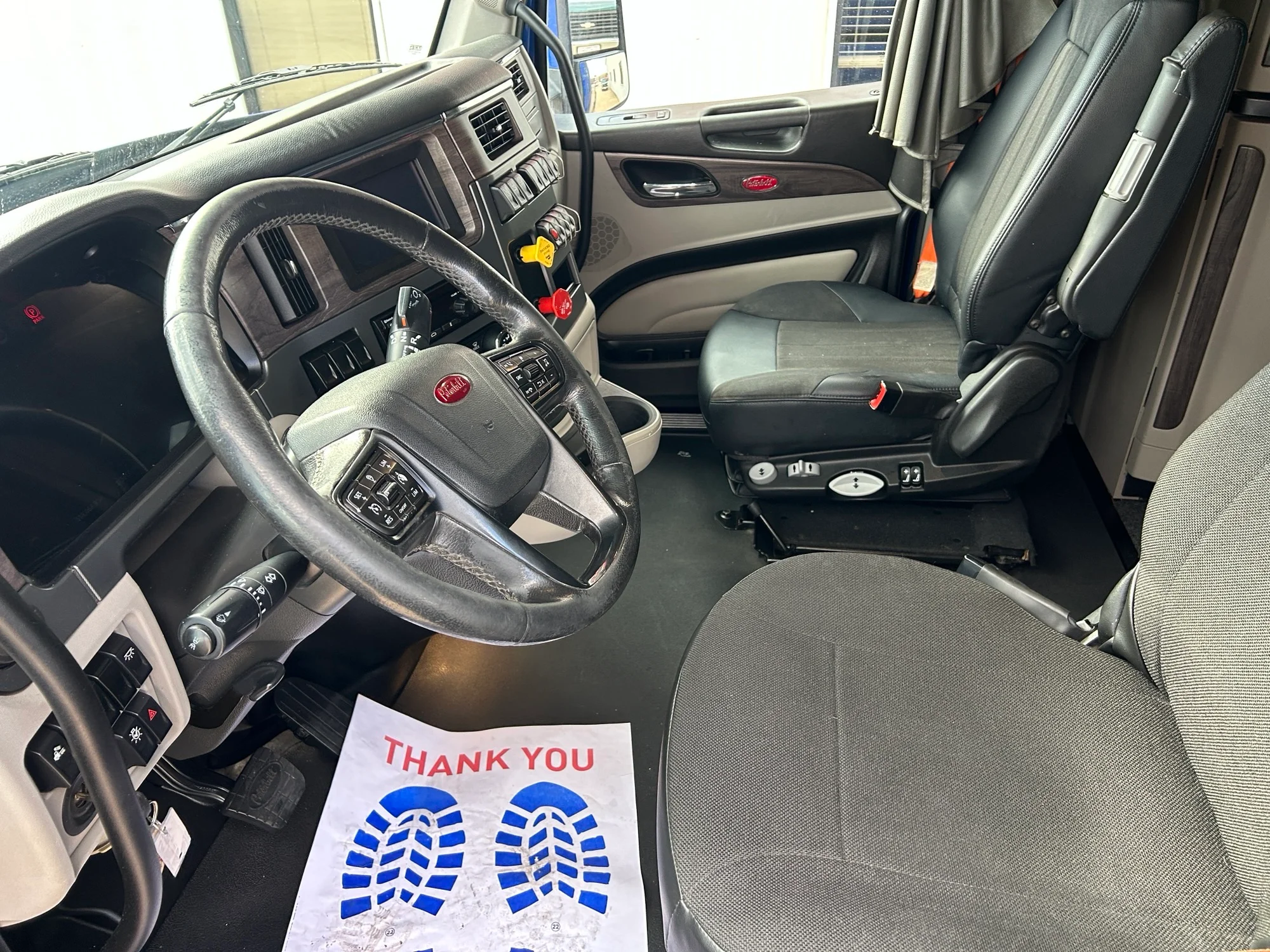 2023 Peterbilt 579 - image 9