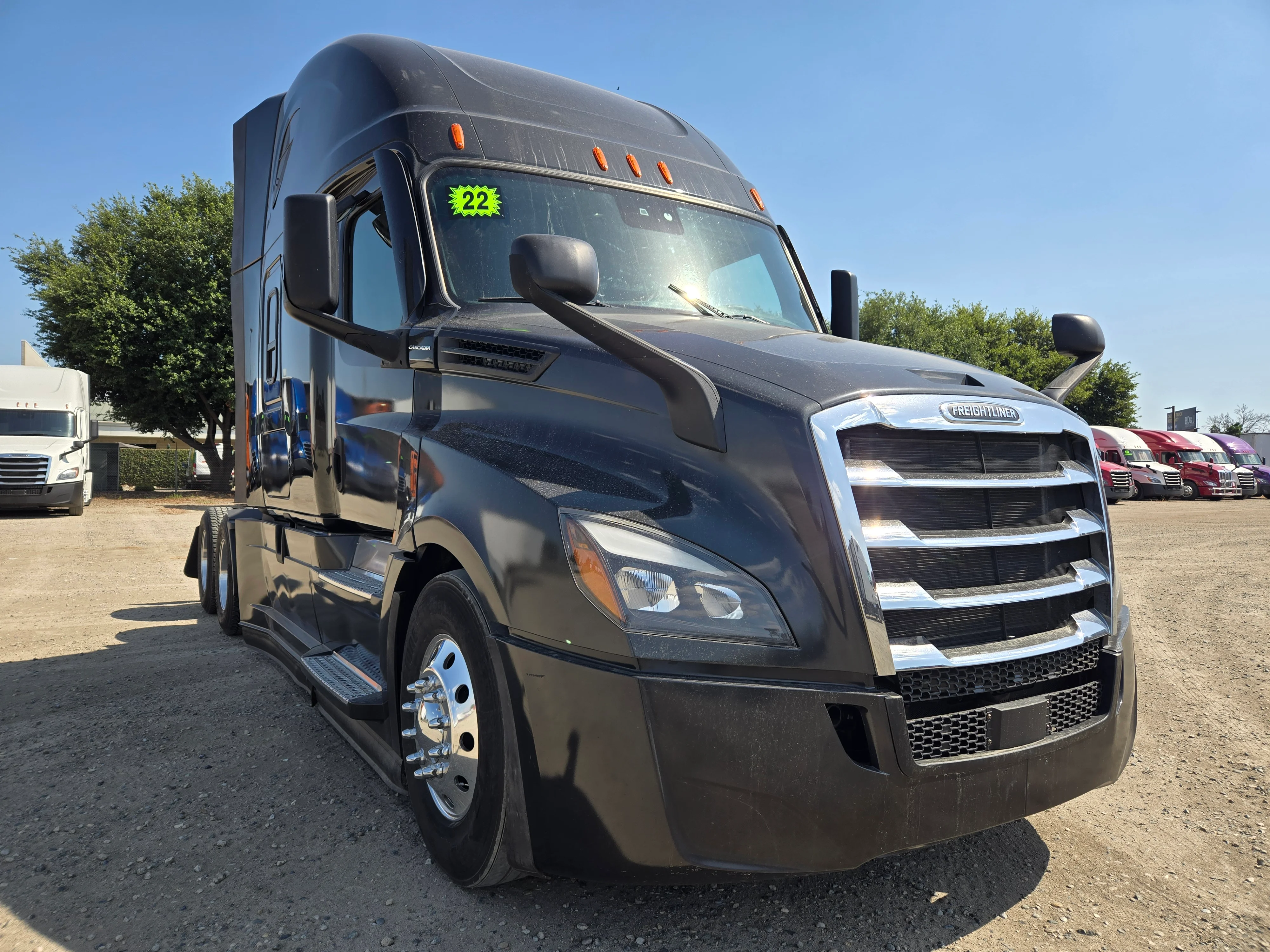 2022 Freightliner Cascadia in Fresno, CA — photo 7