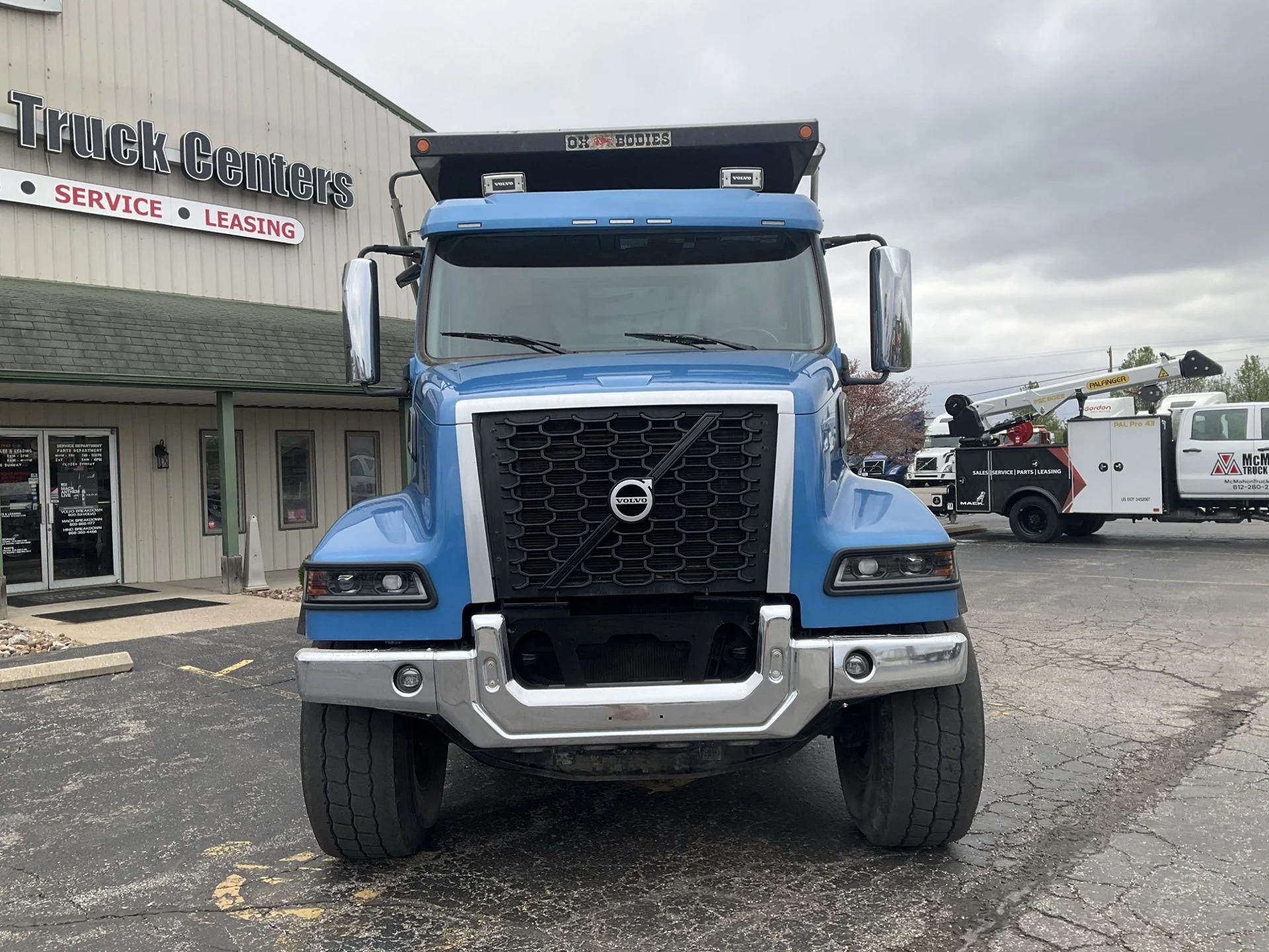 2024 Volvo VHD 300 - image 2