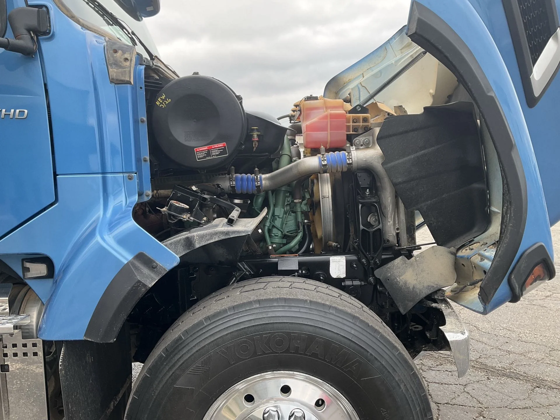 2024 Volvo VHD 300 - image 12