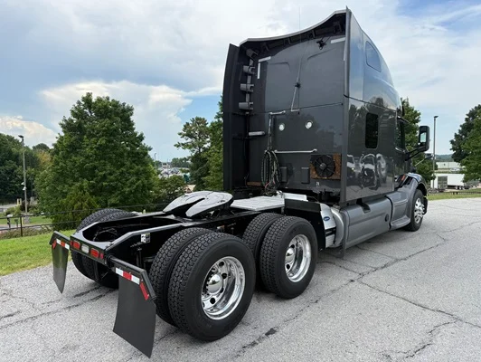 2022 Peterbilt 579 in Springfield, MO — photo 14