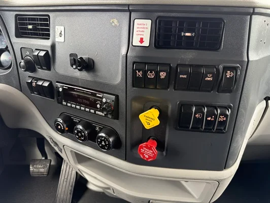 2022 Peterbilt 579 in Springfield, MO — photo 21