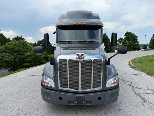 2022 Peterbilt 579 in Springfield, MO — photo 18