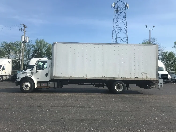 2020 Freightliner eM2 in Akron, OH — photo 4