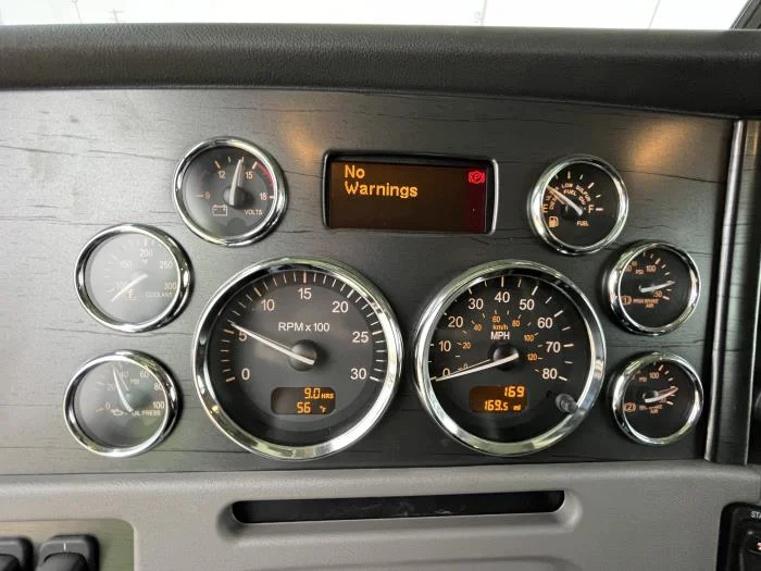 2022 Peterbilt 389 - image 18