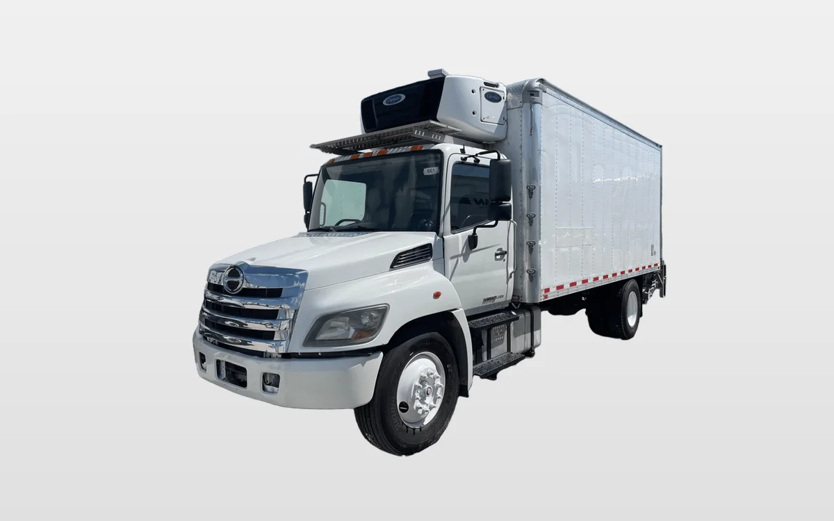 2019 Hino 268 - image 1