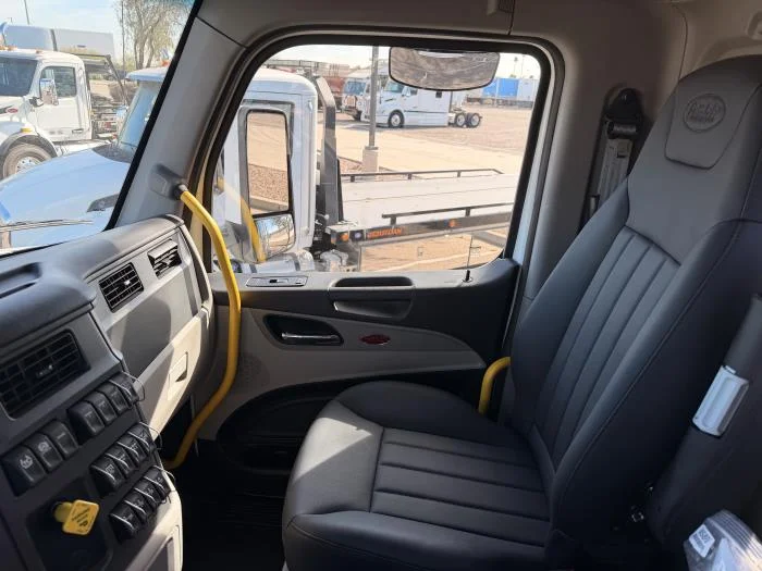 2026 Peterbilt 567 - image 22